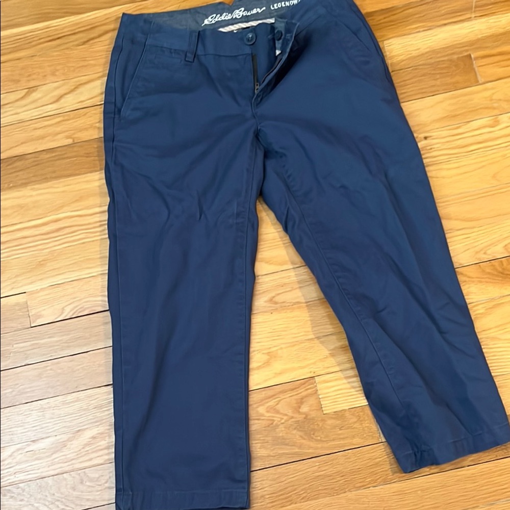 Eddie Bauer women’s blue capri pants